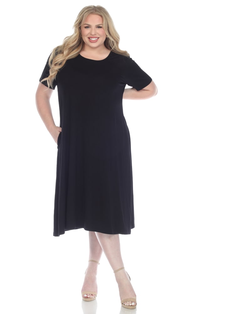 Front of a model wearing a size 1X Short Sleeve Midi Dress in Black by White Mark. | dia_product_style_image_id:328611